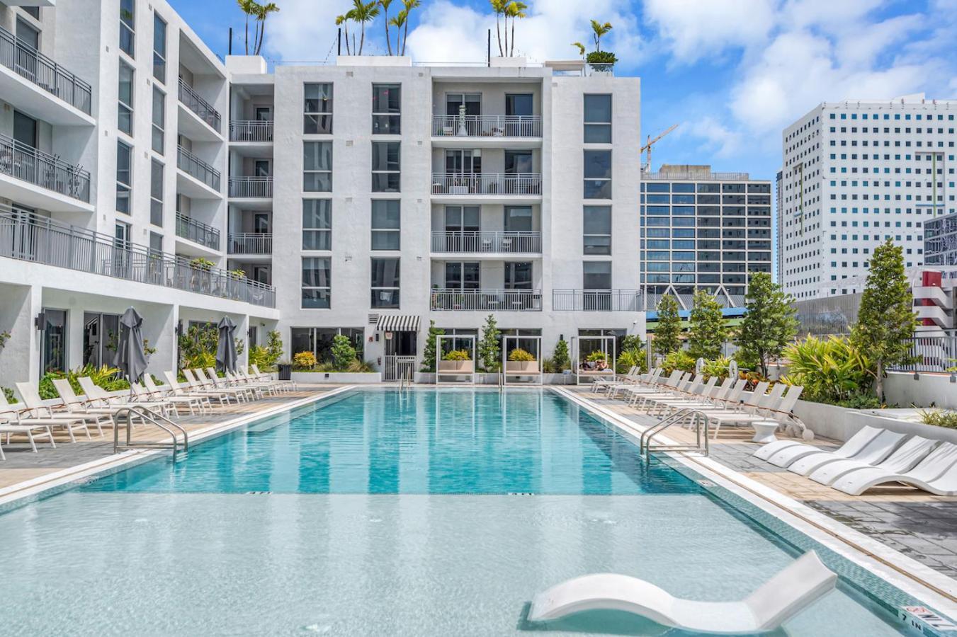 Beautiful Unit With Amazing View & Free Parking Apartamento