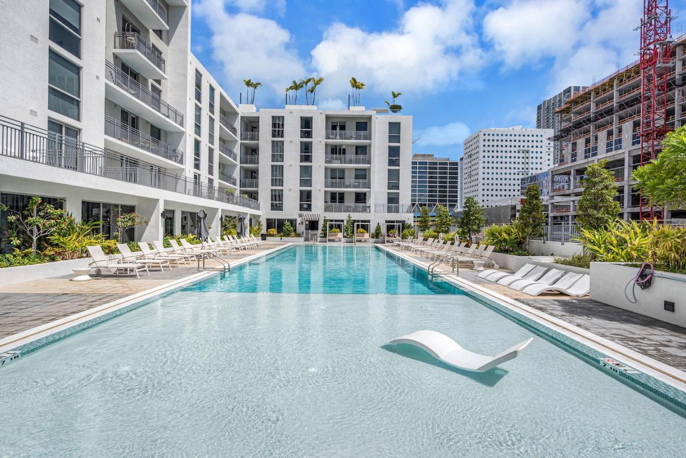 Beautiful Unit With Amazing View & Free Parking Apartamento *