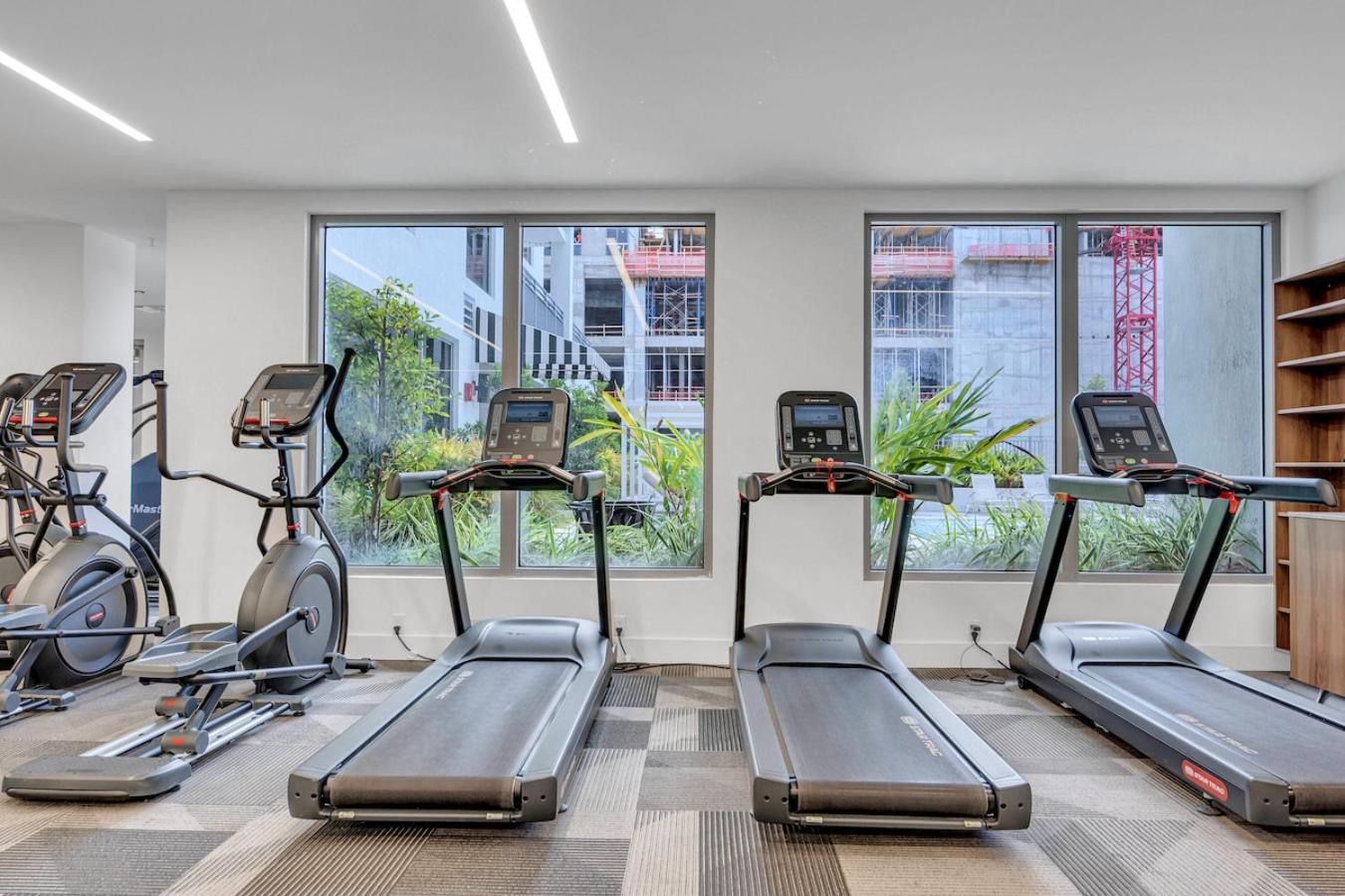 Beautiful Unit With Amazing View & Free Parking Apartamento *
