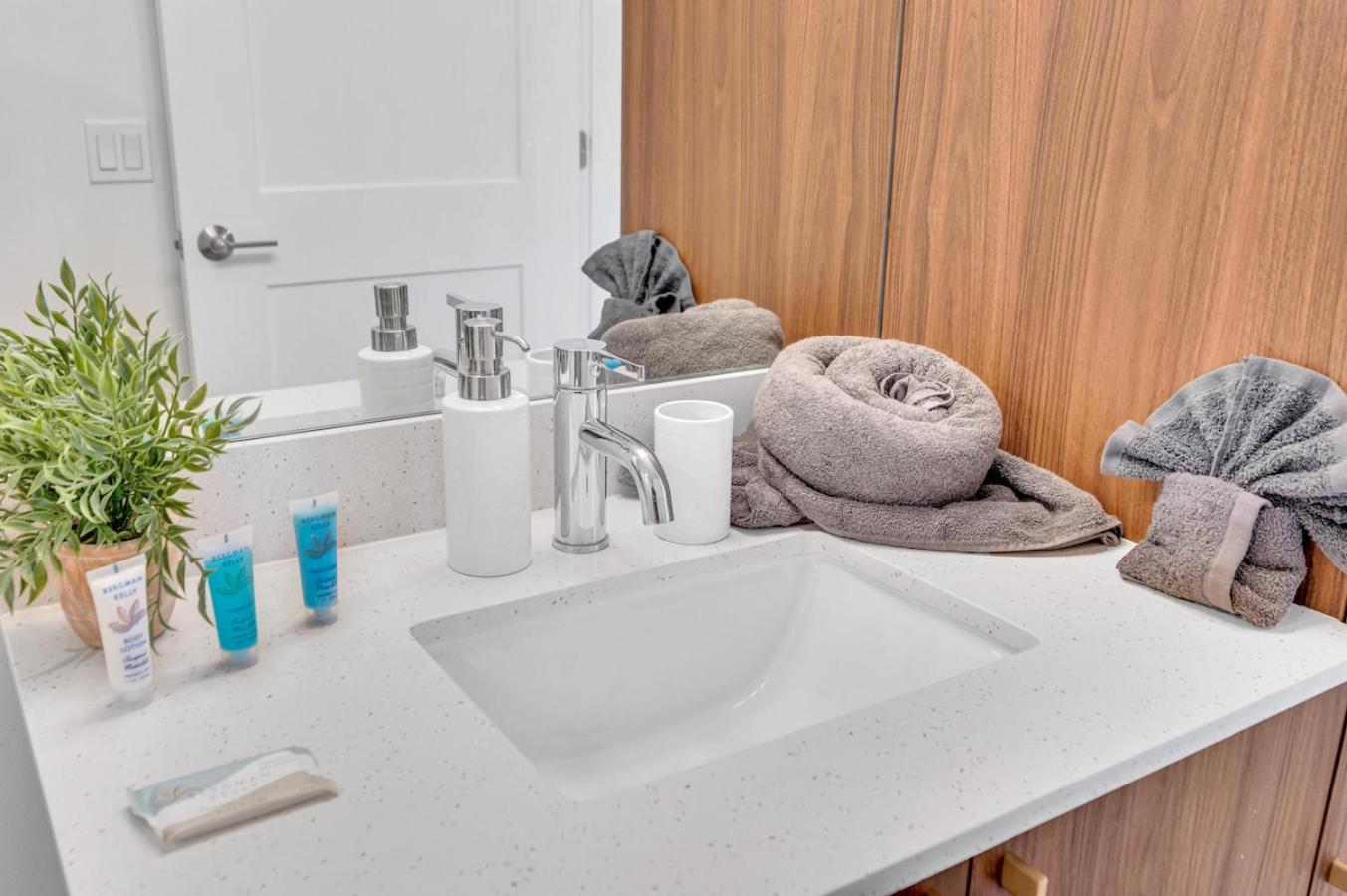Apartamento Beautiful Unit With Amazing View & Free Parking